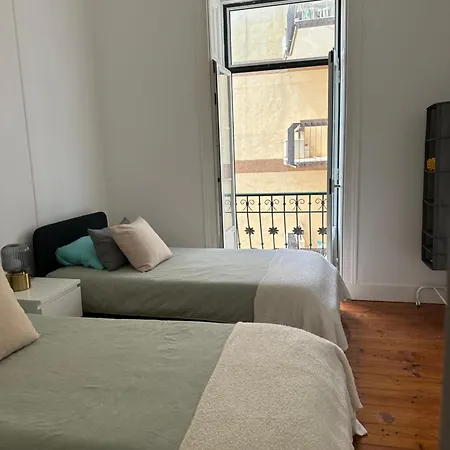 Garden Campo De Ourique - Homestay Lisbon