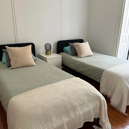 Garden Campo De Ourique - Homestay Lisbon
