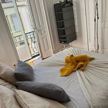 Quarto em Acomodações Particulares Garden Campo De Ourique - *